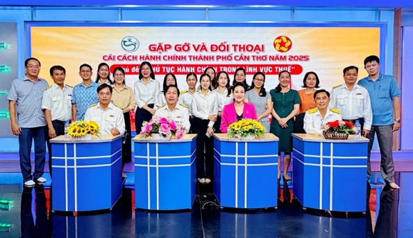 THUẾ THÀNH PHỐ CẦN THƠ: ĐẨY MẠNH CẢI CÁCH HÀNH CHÍNH, LẤY NGƯỜI DÂN VÀ DOANH NGHIỆP LÀM TRUNG TÂM PHỤC VỤ