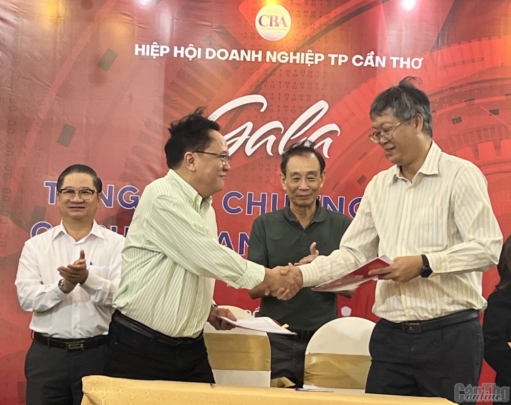 Tổng kết chương trình Cà phê doanh nhân năm 2022 CBA và Viettel Cần Thơ ký kết hợp tác năm 2023.